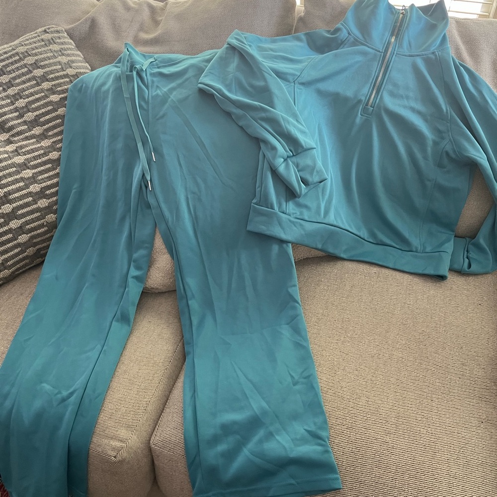 Cozy Knit Set Blue - Never Been Worn - No tags, but that’s how it arrived.